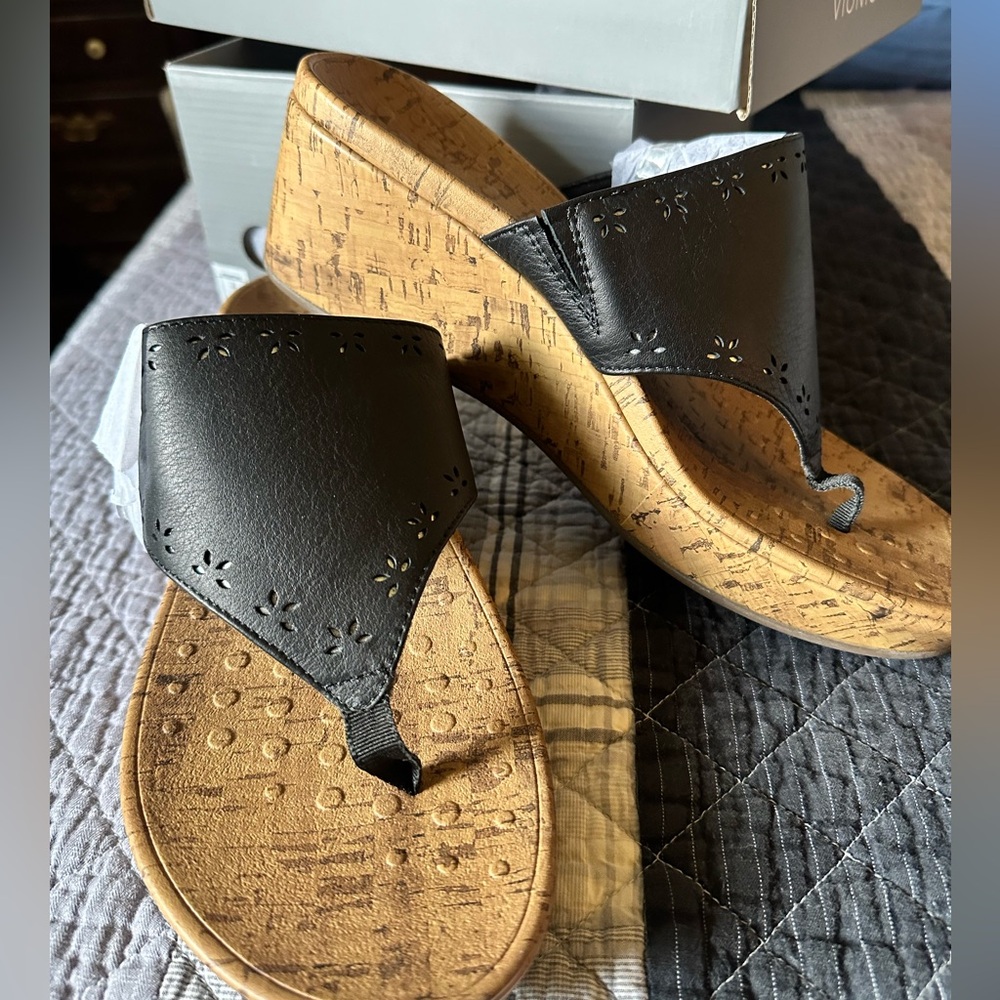 Brand new Vionic Black Leather Wedge Sandals